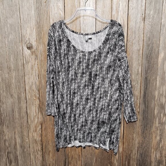 Kenar Tops - Kenar 1X Tunic Top Black White 3/4 Sleeve Knit Stretch Women's Plus Pullover